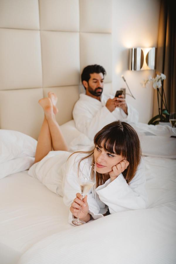 Suite with Jacuzzi,1133523888:JPEG