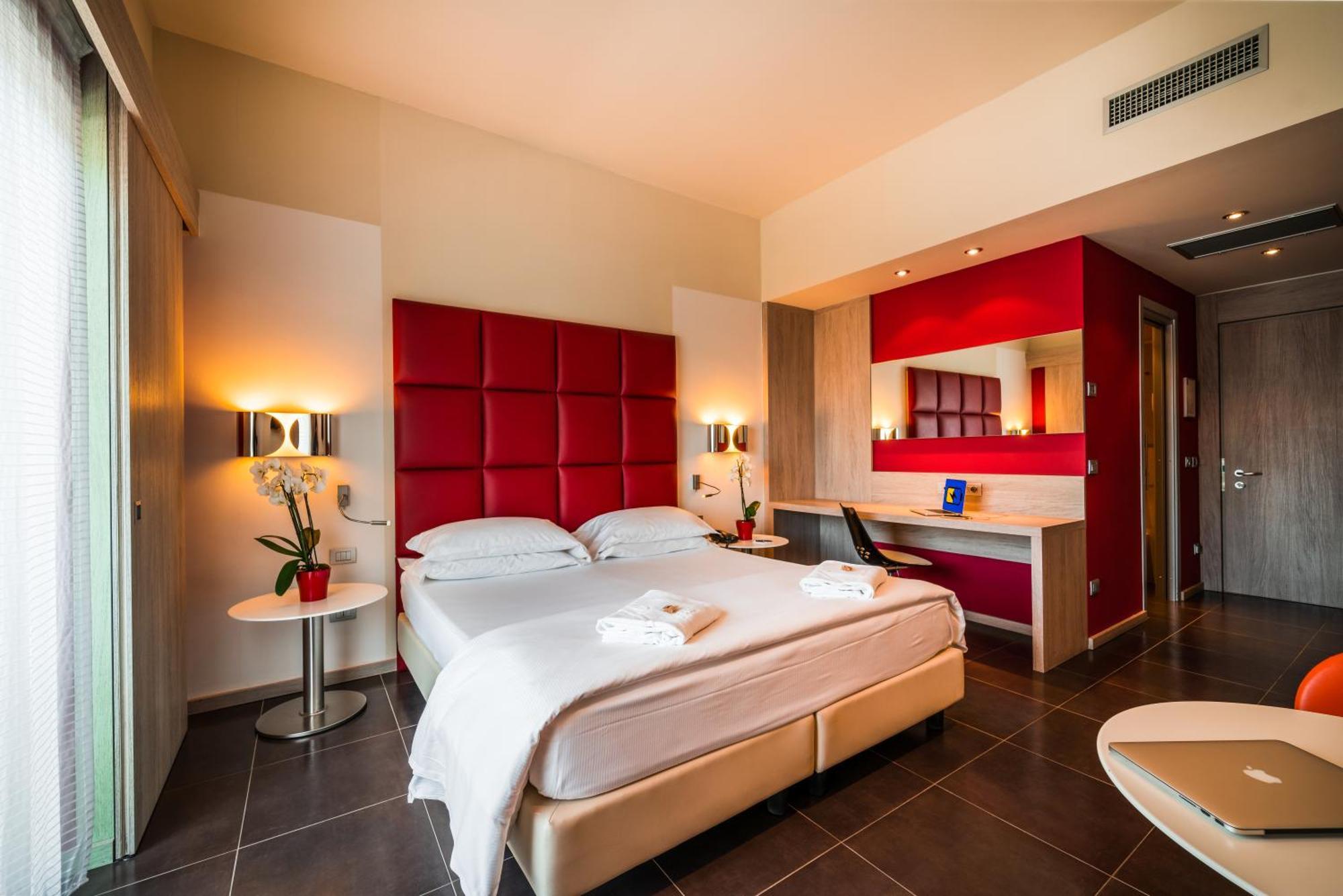 Standard Double or Twin Room,1274780446:JPEG